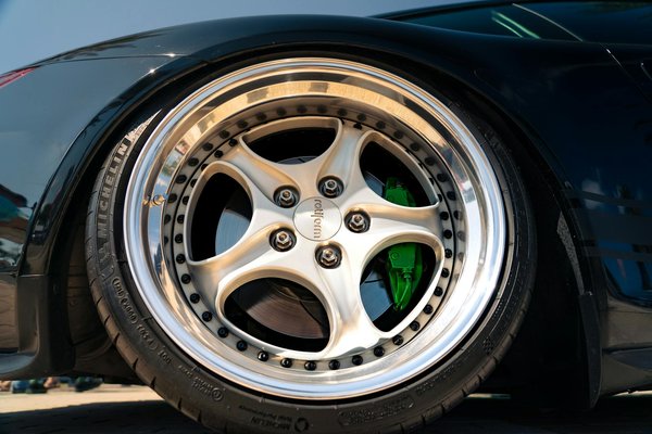 Créez votre voiture miniature personnalisée