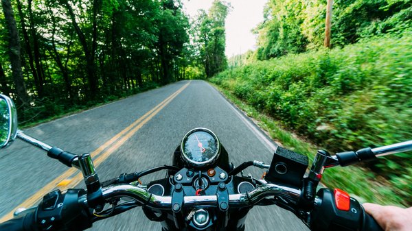 Les meilleures astuces pour photographier sa moto en action
