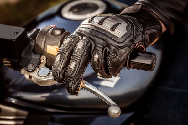 Découvrez le confort ultime avec les gants chauffants moto